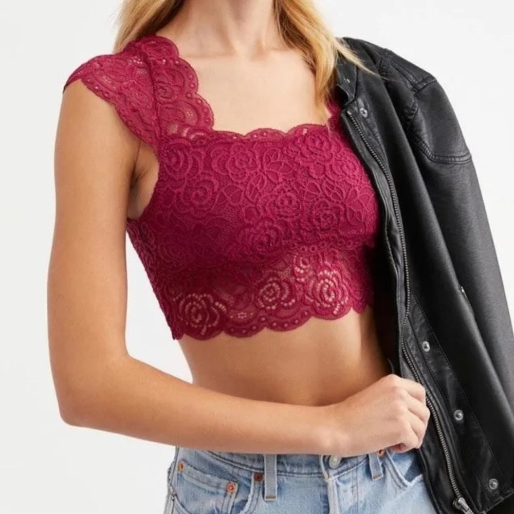 Intimately Free People Size Small Chase Me Lace Brami Crop Top Berry